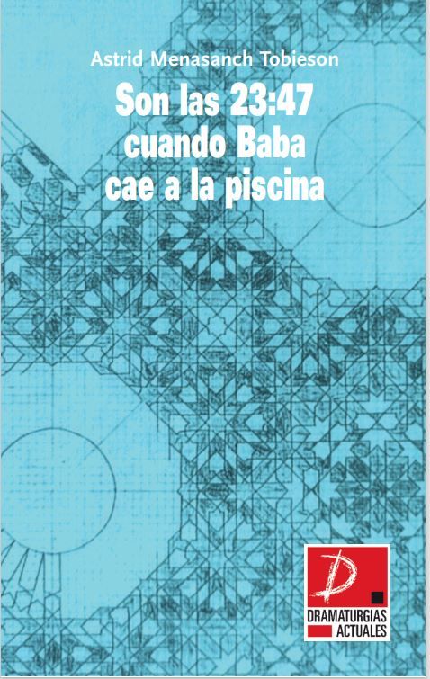 Son las 23:47 cuando Baba cae a la piscina