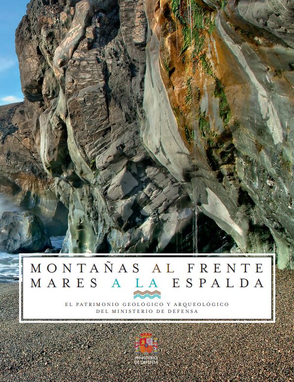 Montañas al frente, mares a la espalda